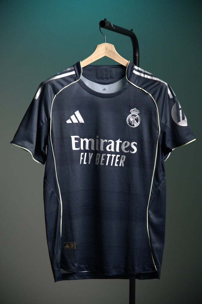 Real madrid 25/26 - away player version