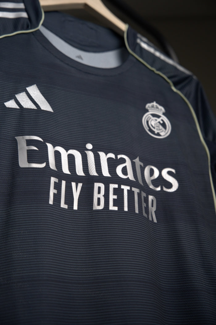 Real madrid 25/26 - away player version