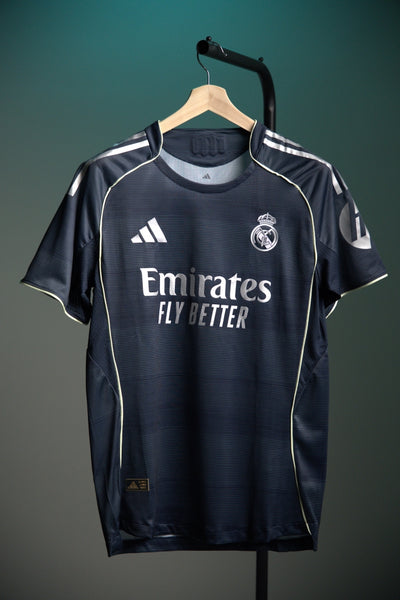 Real madrid  25/26 - away player version