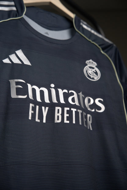 Real madrid  25/26 - away player version